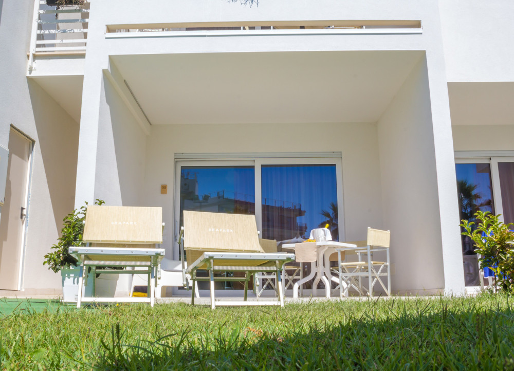 media.Slide-VillaSuite_1SeaPark-FamilyResort