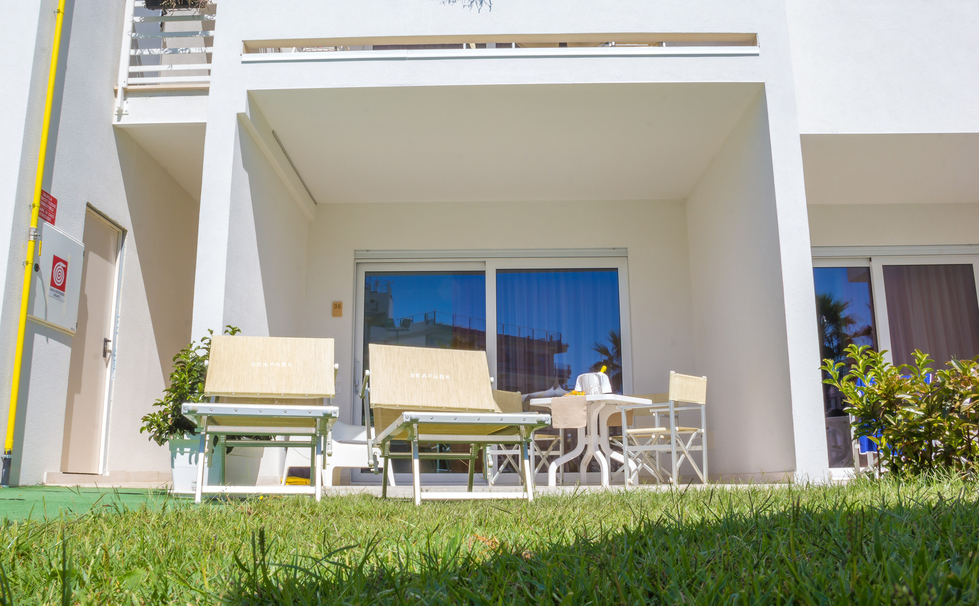 media.Slide-VillaSuite_1SeaPark-FamilyResort